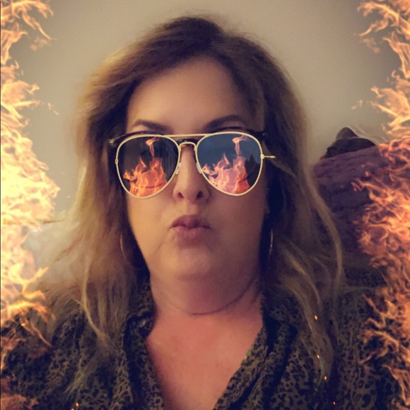 Aloha 🌺 & Smiles 🤙🏻🍧 - Picture 5 of 6